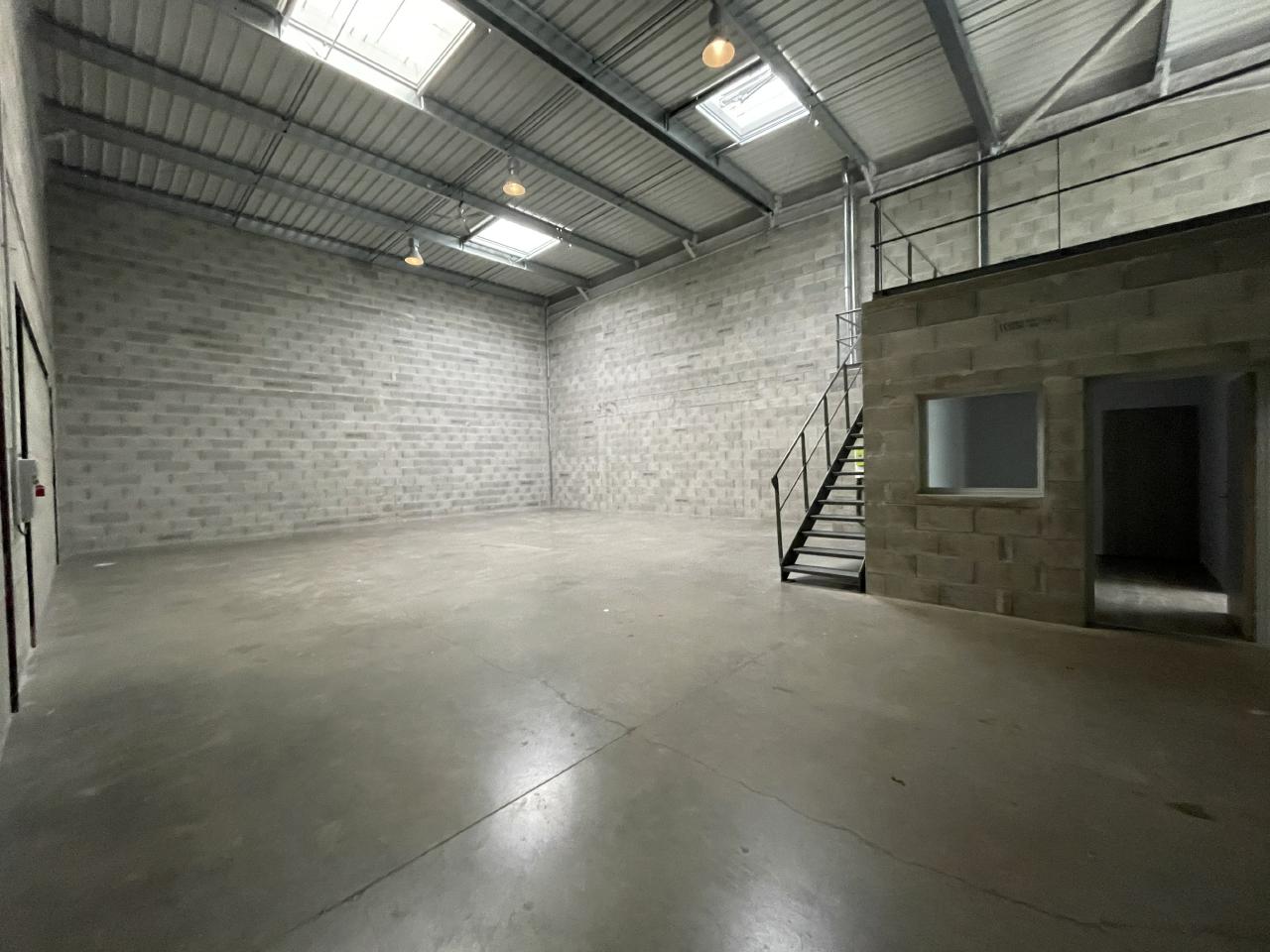 Local d'activité Vénissieux 255m² Location local d'activité Vénissieux Rhône OLACT2109388 2